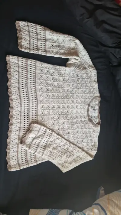 Suéter tejido beige para mujer - miniatura 2