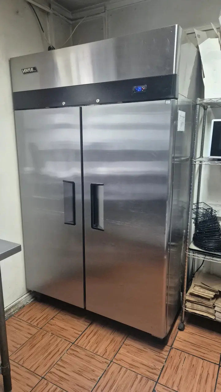Refrigerador industrial Ventus de acero inoxidable