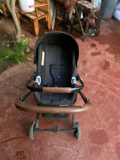 Coche de bebé Bebesit negro con manillar marrón - miniatura 1