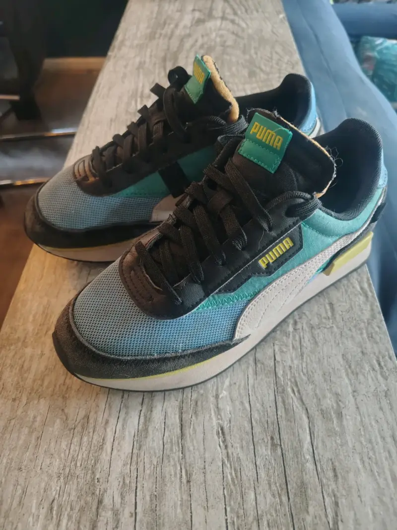 Zapatillas deportivas Puma negras y azules - 2