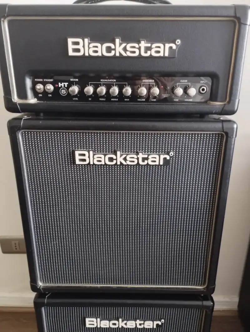 Amplificador de guitarra Blackstar HT con cabezal y gabinete - 2