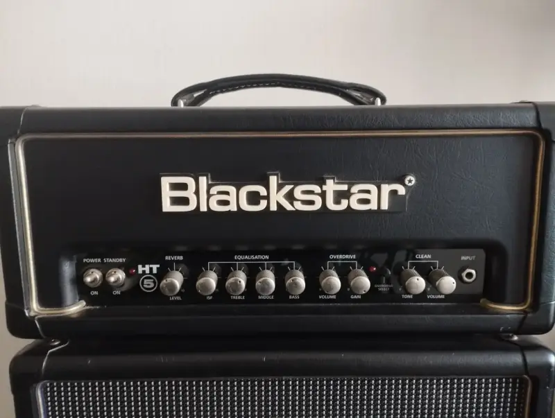Amplificador de guitarra Blackstar HT con cabezal y gabinete - 3