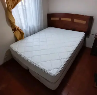 Cama 2 plazas con colchón y respaldo de madera - miniatura 1