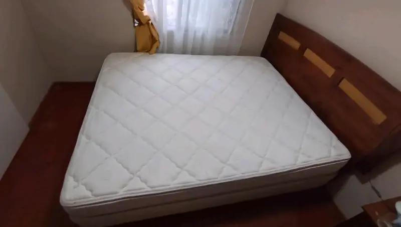 Cama 2 plazas con colchón y respaldo de madera - 3