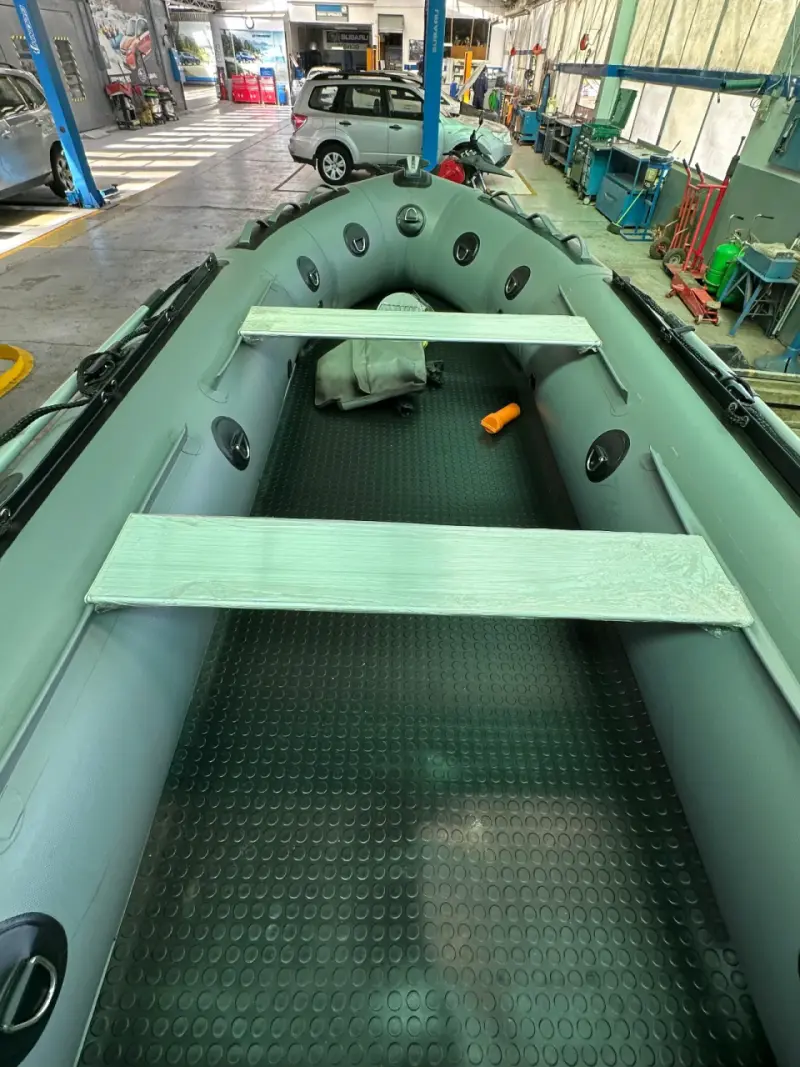 Bote inflable nuevo con motor ideal para pesca - 3