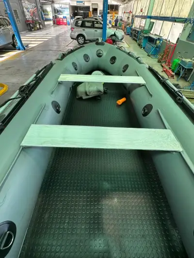 Bote inflable nuevo con motor  ideal para pesca - miniatura 3