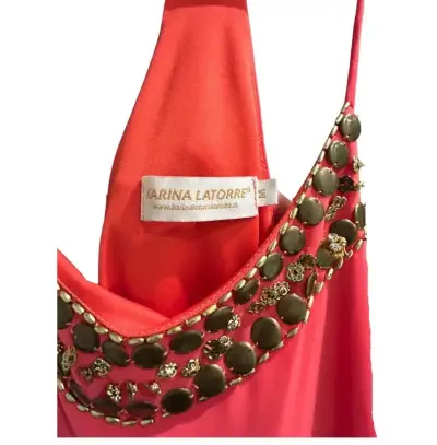 Vestido coral con detalles dorados Karina Latorre - miniatura 3