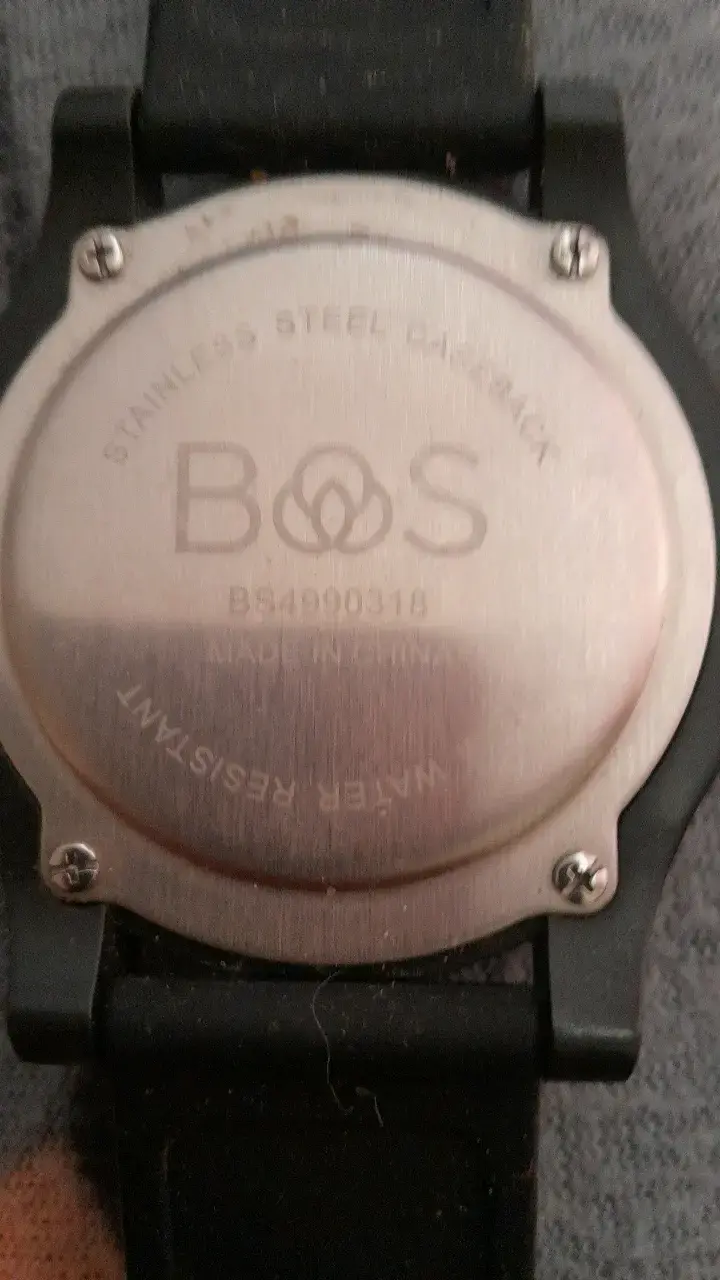 Reloj digital B&S resistente al agua