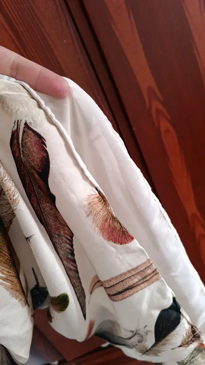 Blusa Banana Republic con estampado de plumas - 6