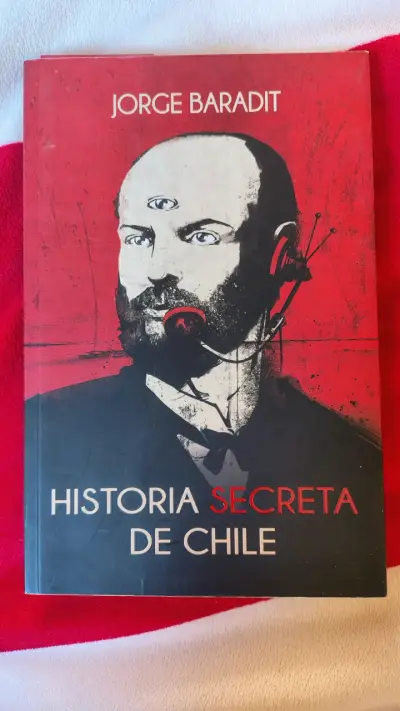Libro Historia Secreta de Chile por Jorge Baradit - miniatura 1