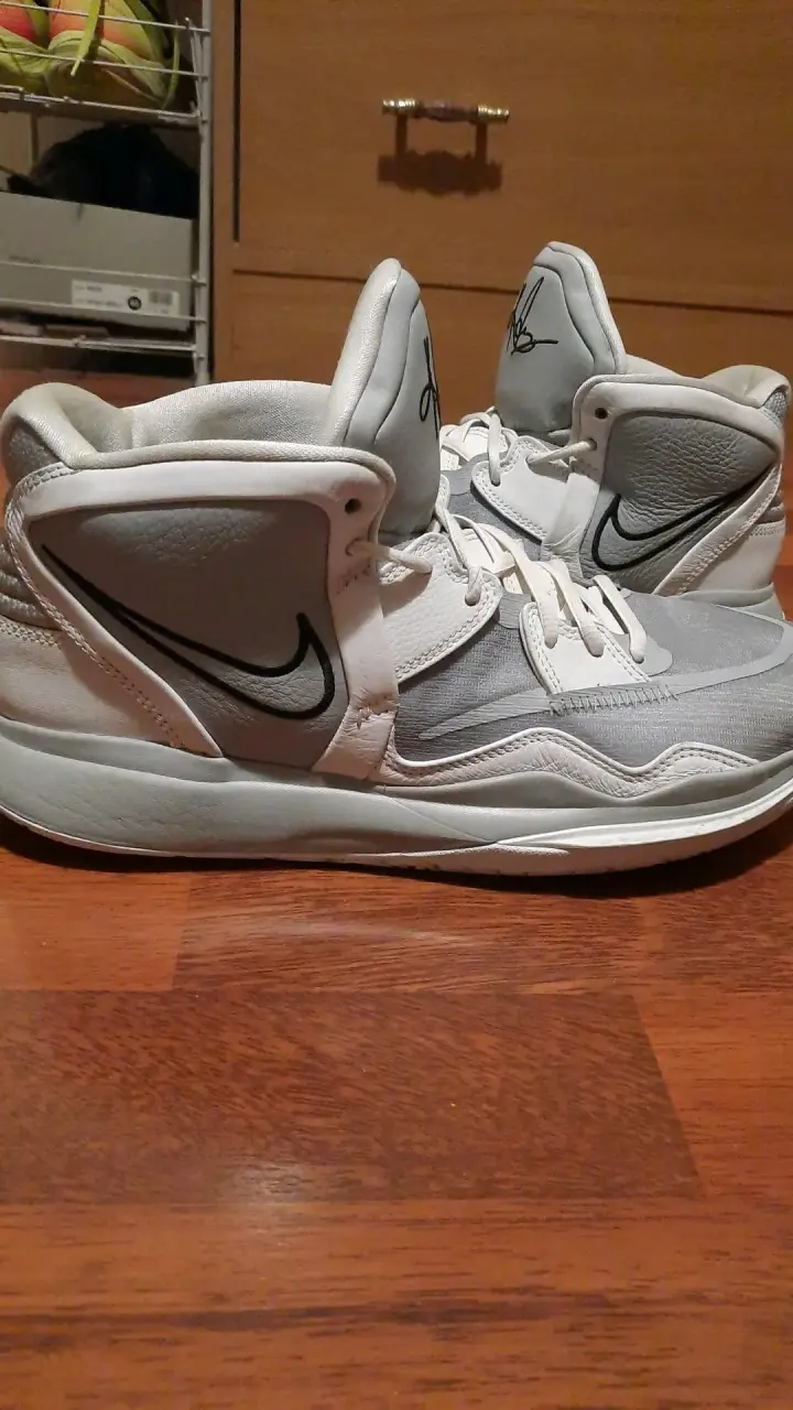 Zapatillas deportivas Nike kyrie grises - 3