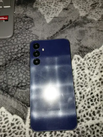 Samsung Galaxy A25 en buen estado - miniatura 1