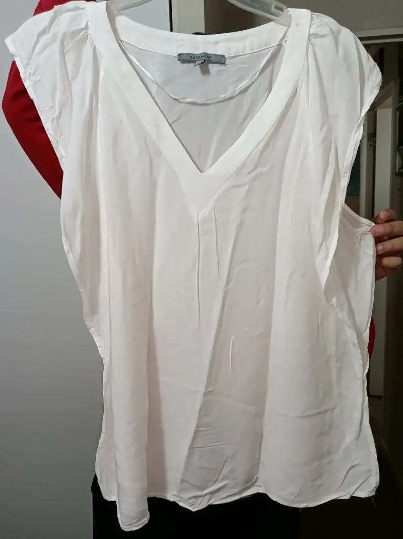 Blusa blanca sin mangas Basement - 2
