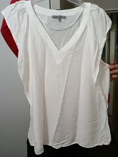 Blusa blanca sin mangas Basement - miniatura 2