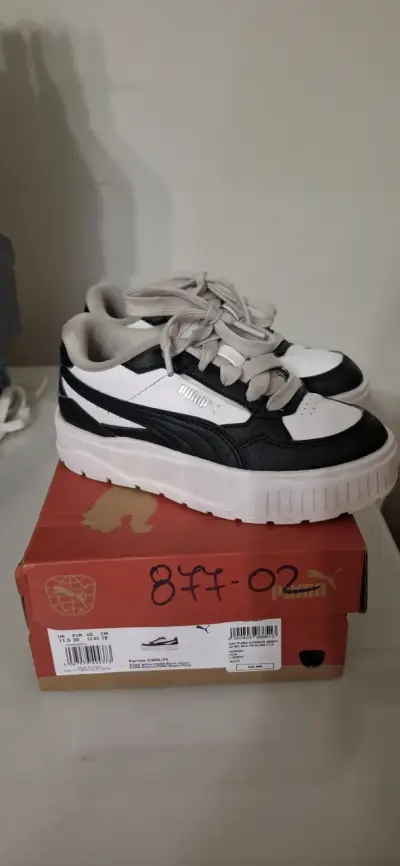 Zapatillas Puma Karmen II Idol PS Blanco y Negro - miniatura 1