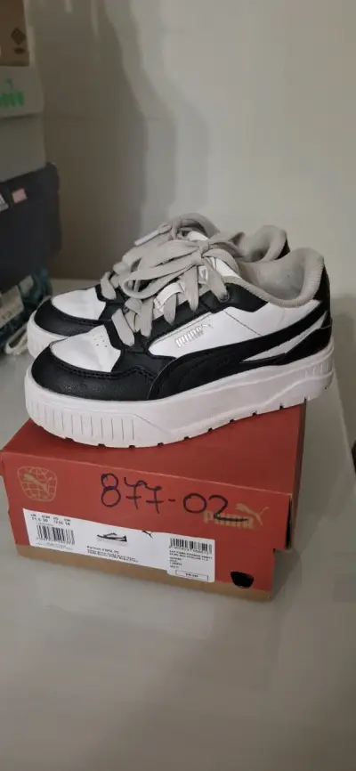 Zapatillas Puma Karmen II Idol PS Blanco y Negro - miniatura 3