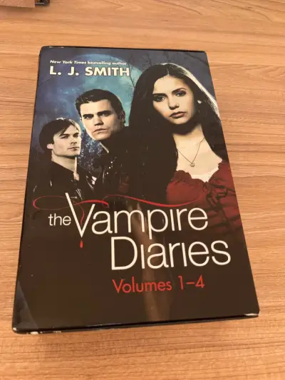 Colección de libros The Vampire Diaries Volúmenes 1-4 - miniatura 1