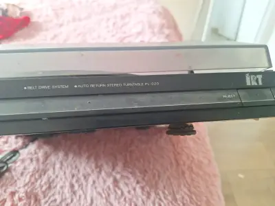 Tocadiscos estéreo IRT PL-020 con auto retorno - miniatura 2
