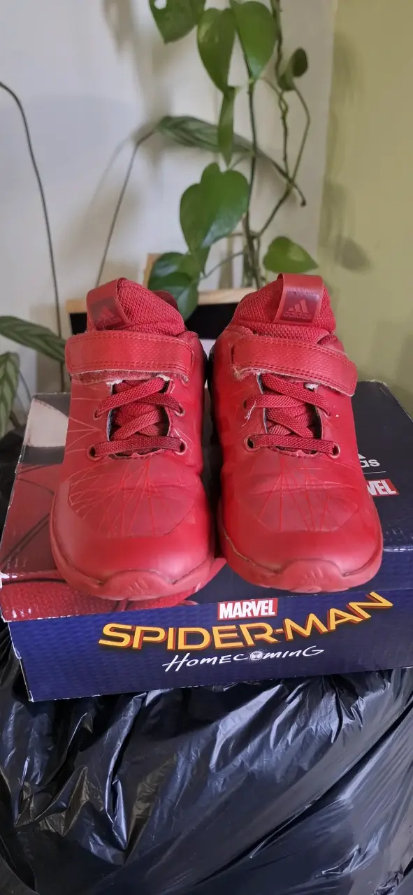 Zapatillas rojas de Spider-Man para niños - 2
