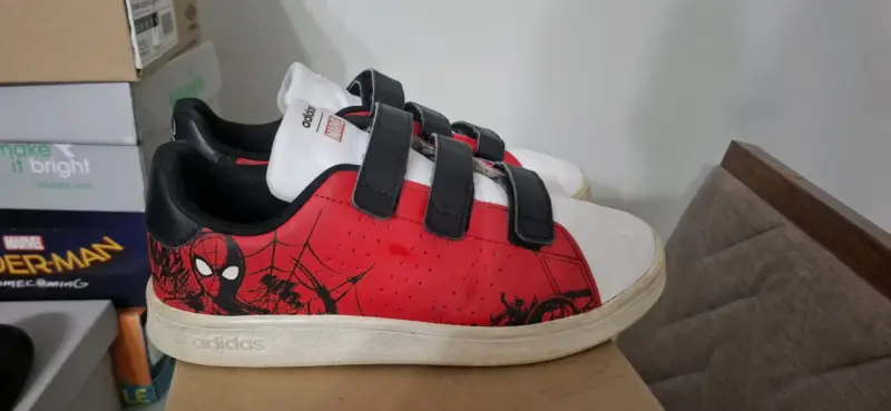 Zapatillas Adidas Spider-Man para niños - 2
