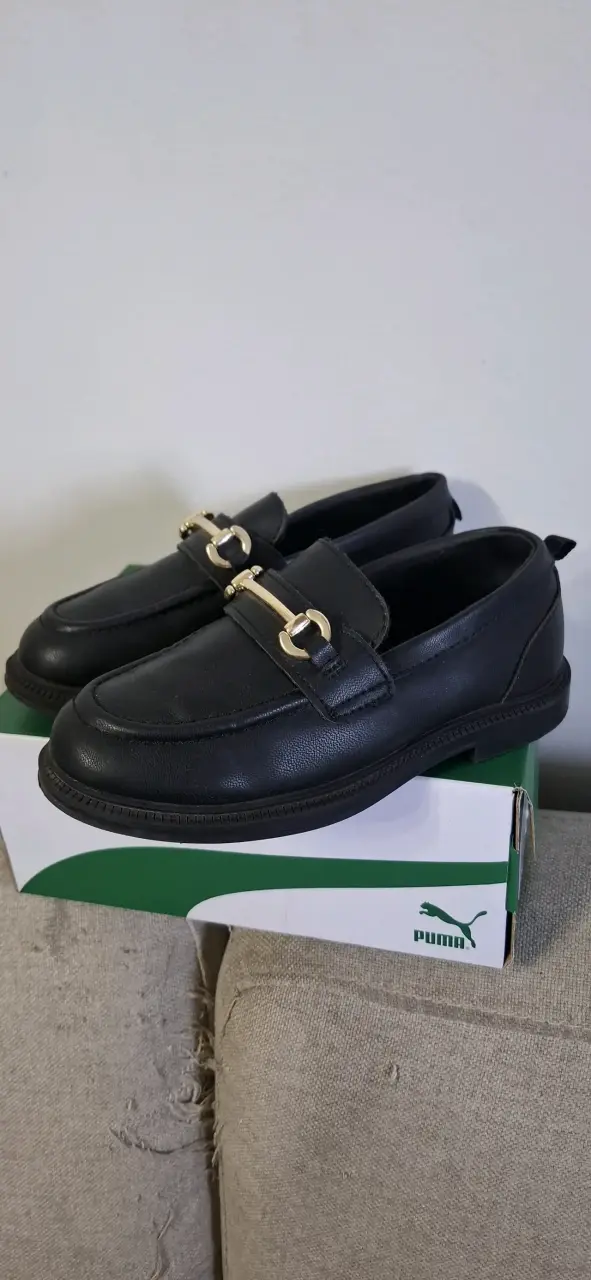 Mocasines negros para niña H&M talla 28 - 2