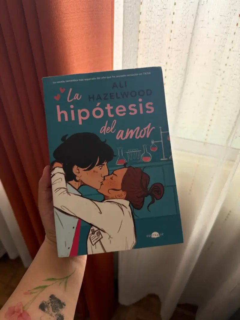 La Hipótesis del Amor de Ali Hazelwood - 1