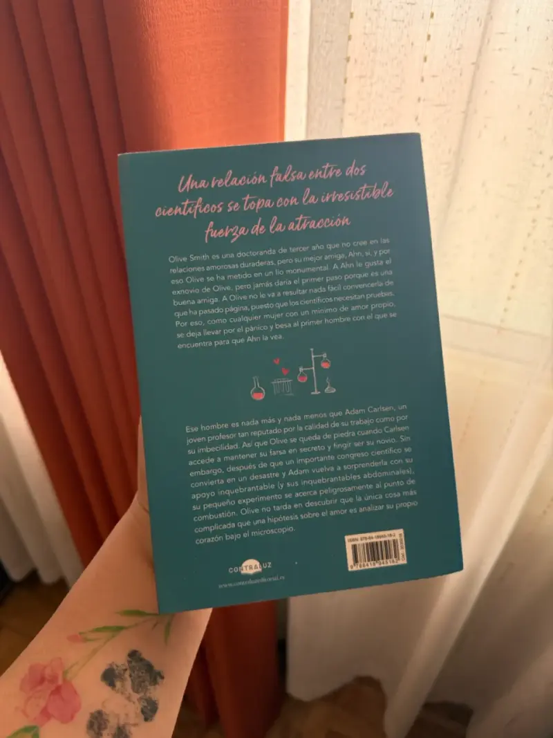 La Hipótesis del Amor de Ali Hazelwood - 2