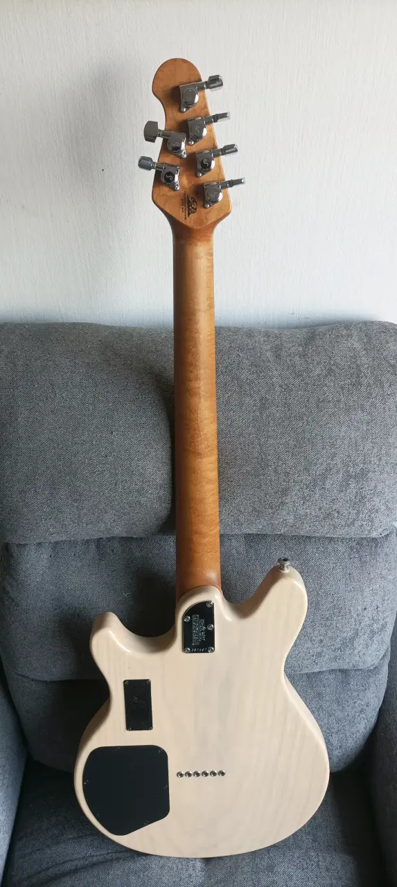 Ernie Ball Music Man Valentine 🇺🇸 - 4