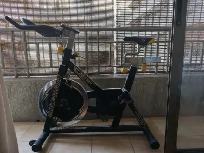 Bicicleta estática Oxford modelo 701 para spinning - miniatura 1