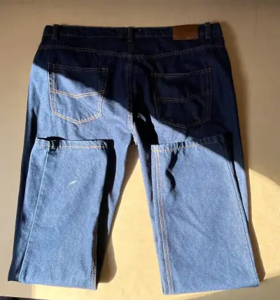 Jeans de mezclilla azul para hombre - miniatura 1