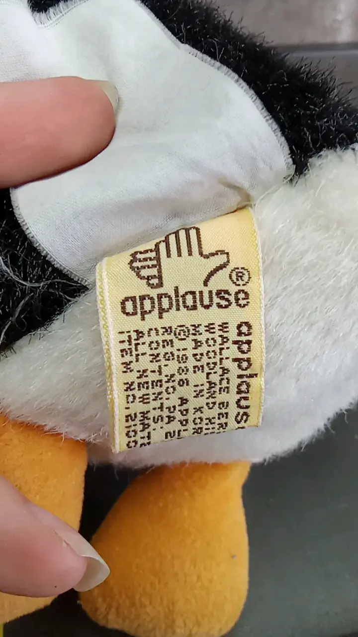 Peluche de pingüino con bufanda y gorro - 3