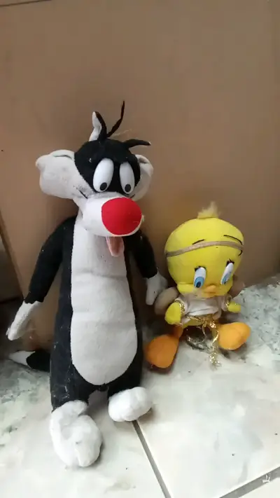 Peluches de Silvestre y Piolín en buen estado - miniatura 1