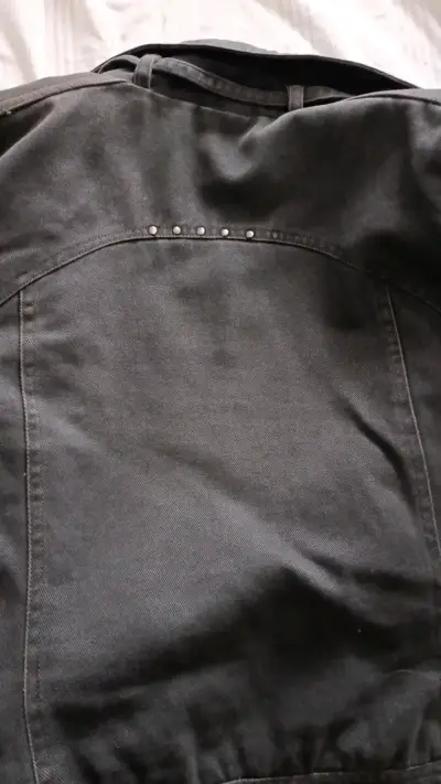 Chaqueta de mezclilla gris con cierre y botones - miniatura 5