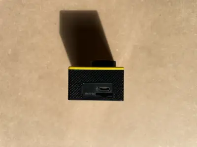 Cámara de acción compacta amarilla y negra - miniatura 3