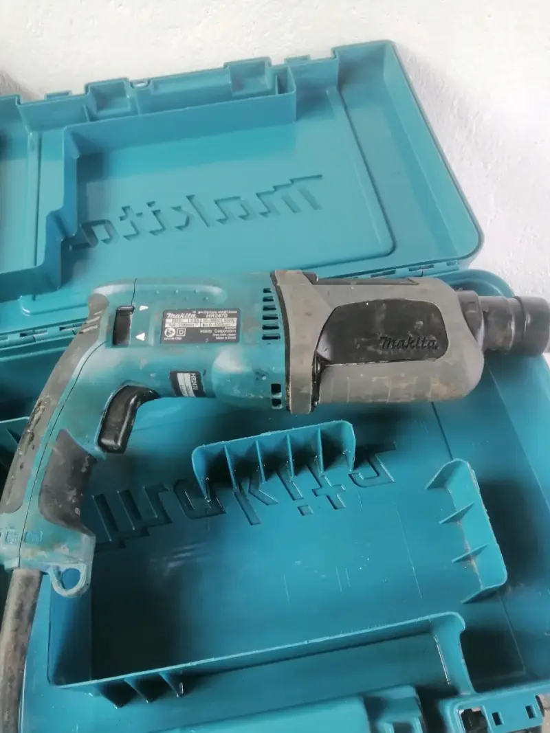 Taladro Rotomartillo Makita con Estuche - 2