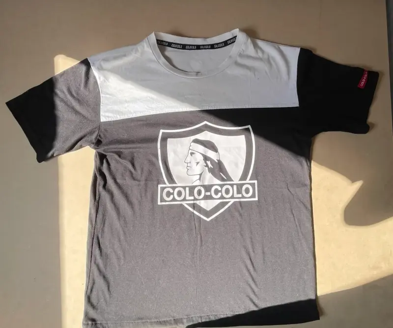 Polera deportiva Colo-Colo blanca y negra - 2