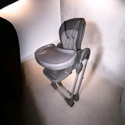 Silla de comer para bebé ajustable gris - miniatura 1