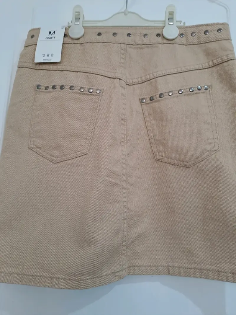 Falda beige con tachas Basement - 2