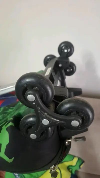 Maleta infantil Spiderman con ruedas - miniatura 4