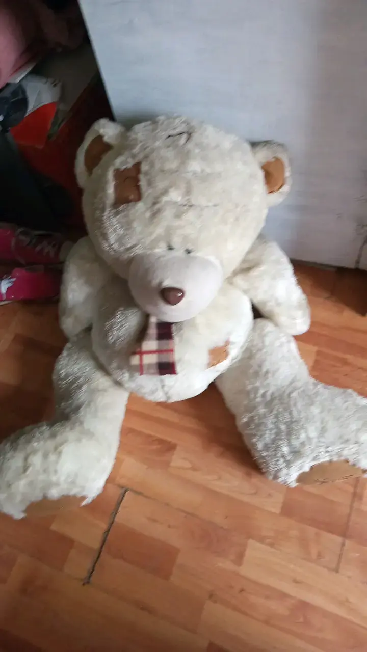 Osito de peluche grande beige con bufanda