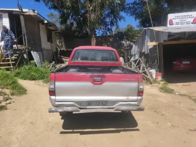 Camioneta pickup doble cabina usada - miniatura 5