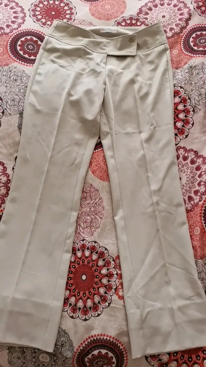 Pantalones de vestir beige para mujer