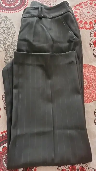 Pantalón de vestir gris oscuro para mujer - miniatura 4