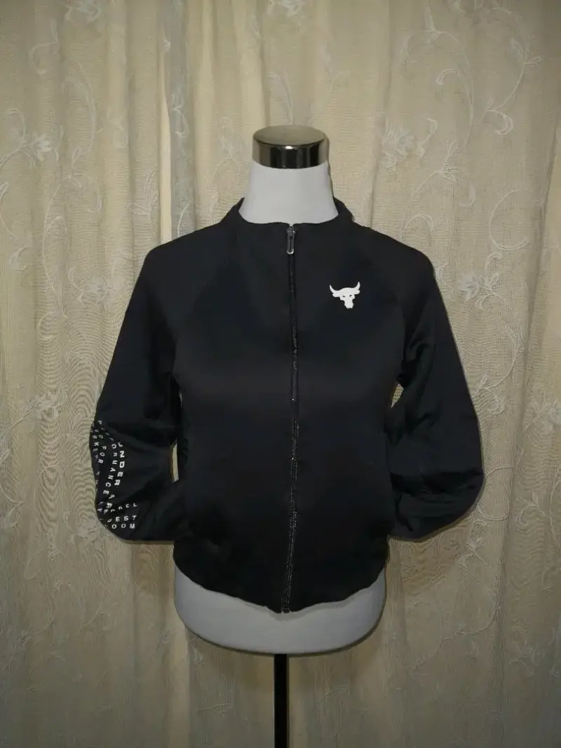 Chaqueta Deportiva Negra Under Armour Mujer - 1