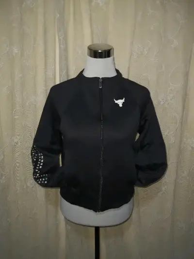 Chaqueta Deportiva Negra Under Armour Mujer - miniatura 1
