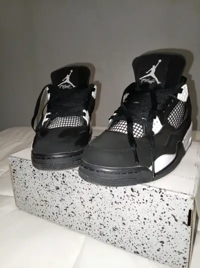 Zapatillas "White Thunder" Air Jordan retro 4 - miniatura 2