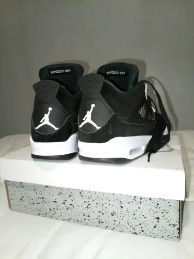 Zapatillas "White Thunder" Air Jordan retro 4 - miniatura 4