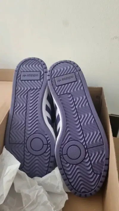 Zapatillas Adidas Team Court W blancas y moradas - miniatura 3