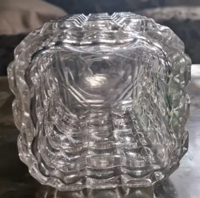 Elegante botella de cristal tallado para perfume - miniatura 3