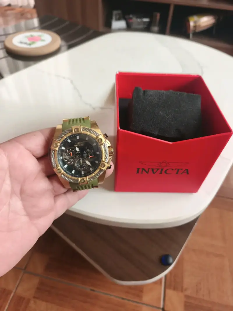 Reloj Invicta Pro Diver dorado y verde - 1